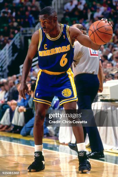 Avery Johnson of the Golden State Warriors dribbles during a game played on January 28, 1994 at the Delta Center in Salt Lake City, Utah. NOTE TO...