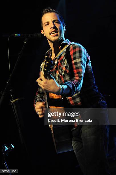 British singer James Morrison performs at Alcatraz club on October 29, 2009 in Milan, Italy.