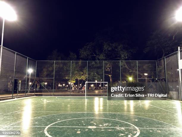 soccer ball court - soccer field empty night imagens e fotografias de stock