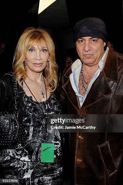 Maureen Van Zandt and musician Steven Van Zandt attend the 25th Anniversary Rock & Roll Hall of Fame Concert at Madison Square Garden on October 29,...