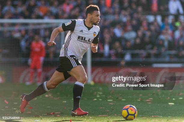 Francis Coquelin of Valencia CF in action during the La Liga 2017-18 match between Valencia CF and Real Madrid at Estadio de Mestalla on 27 January...