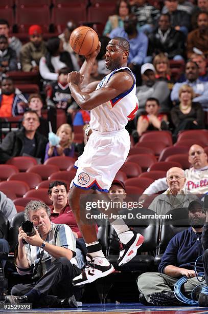 Elton Brand of the Philadelphia 76ers passes during the preseason game against the Washington Wizards at Wachovia Center on October 20, 2009 in...