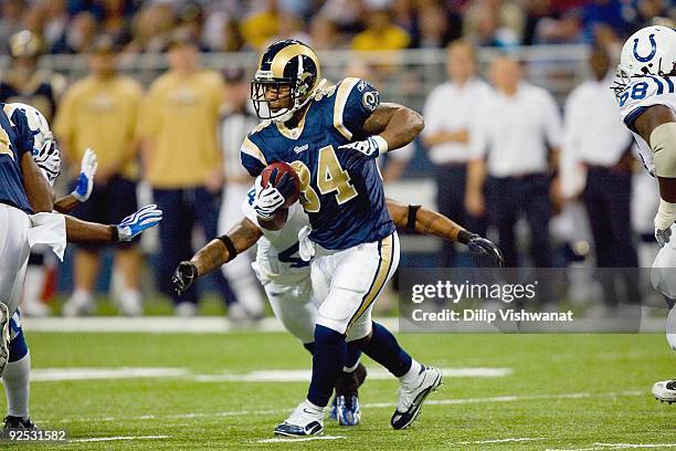 Kenneth Darby of the St. Louis Rams carries the ball against the Indianapolis Colts at the Edward Jones Dome on October 25, 2009 in St. Louis,...
