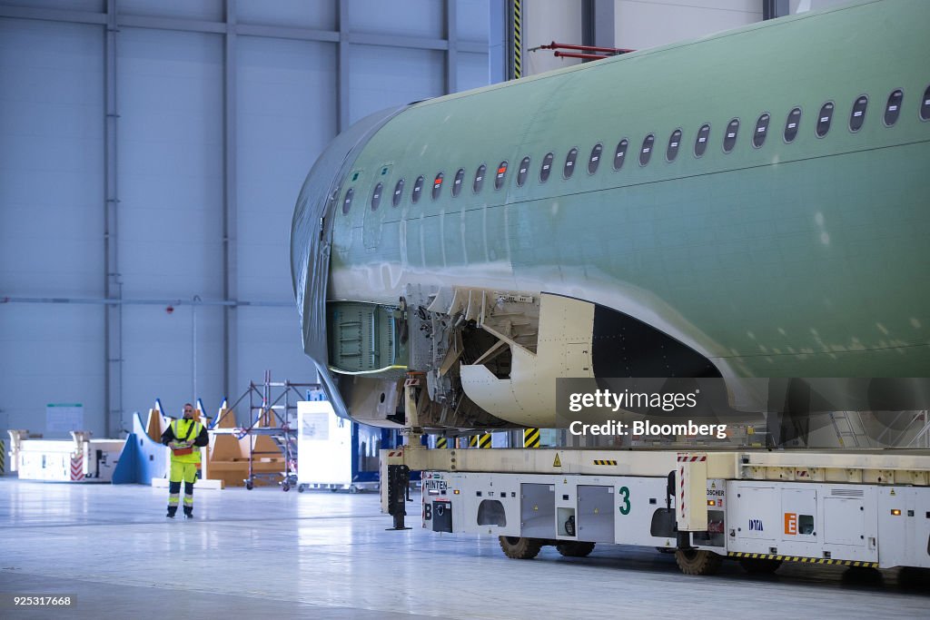 The assembled fuselage of an Airbus A320 narrow-body passenger... Photo ...