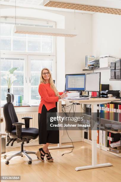 Secretary At Computer Secretary At Desk Photos and Premium High Res Pictures - Getty Images