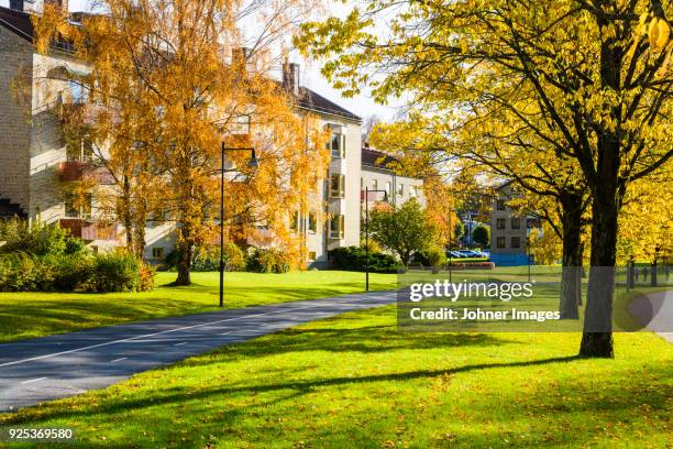 residential district at sunny day - suburban apartments stock pictures, royalty-free photos & images