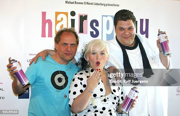 Uwe Ochsenknecht, Maite Kelly and Tetje Mierendorf attend a press conference for the musical 'Hairspray' at the 'Musical Dome' on October 30, 2009 in...