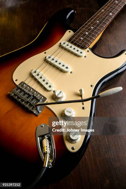 close-up of electric guitar - clave de sol fotografías e imágenes de stock