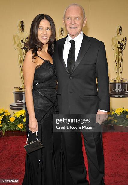 Stella Arroyave and Sir Anthony Hopkins arrives at the 81st Annual Academy Awards held at The Kodak Theatre on February 22, 2009 in Hollywood,...