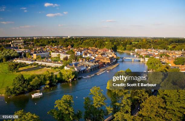 river thames, eton on left bank, windsor on right - river thames stock pictures, royalty-free photos & images