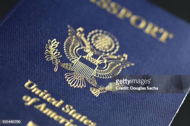 world travelers passport from us - migration law stock-fotos und bilder