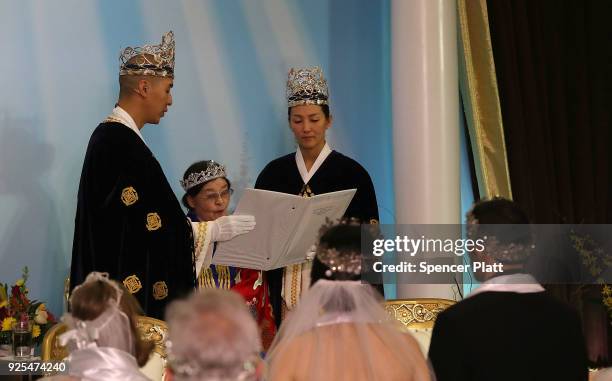 Marriage Reverant Moon Reverend Moon Photos and Premium High Res Pictures - Getty Images