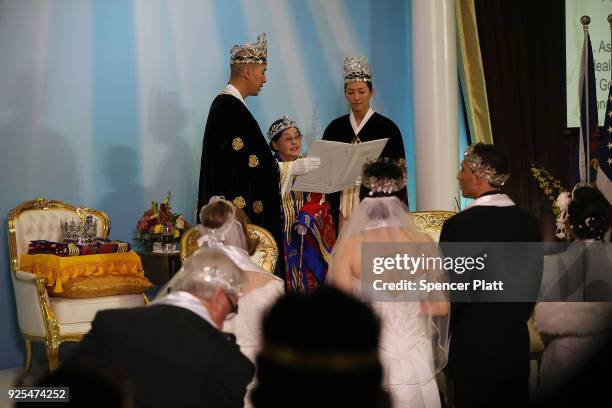 Marriage Reverant Moon Reverend Moon Photos and Premium High Res Pictures - Getty Images