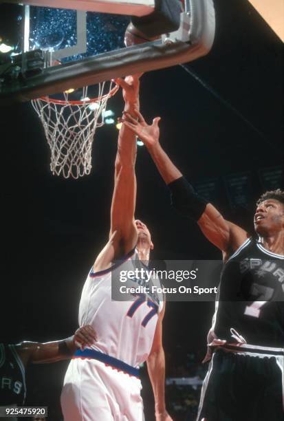 J R Reid 70 Antonio Reid Jr Photos & High Res Pictures - Getty Images