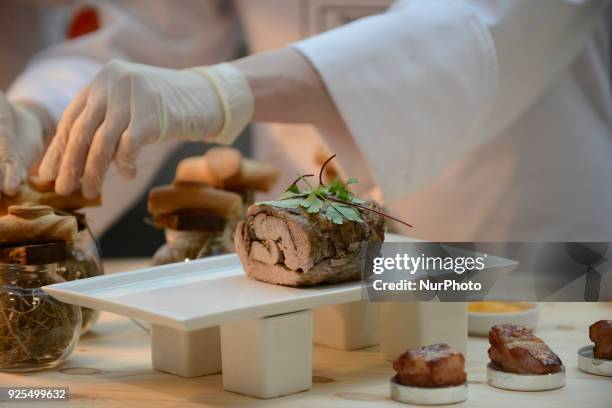 Judging Process Cooking 1,144 Cooking Judges Stock Photos, High-Res Pictures, and Images ...