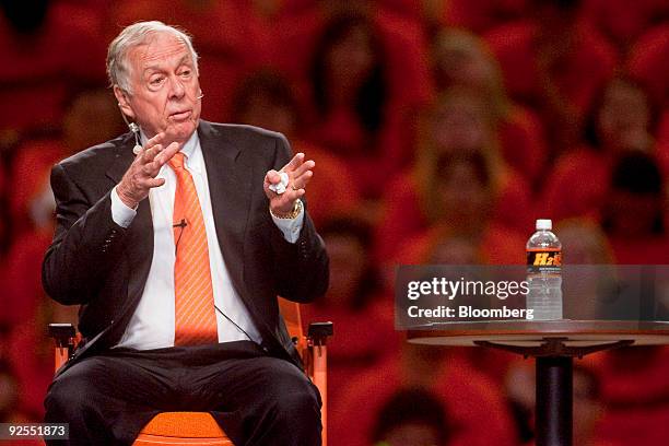 Billionaire hedge-fund manager T. Boone Pickens speaks during a town hall meeting at Oklahoma State University's Gallagher-Iba Arena in Stillwater,...