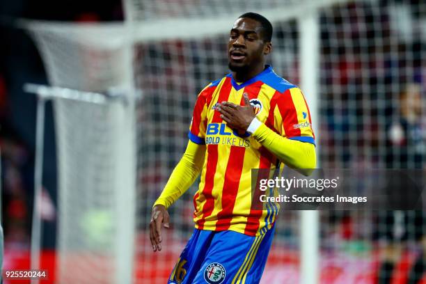 Geoffrey Kondogbia of Valencia CF celebrates 0-1 during the La Liga Santander match between Athletic de Bilbao v Valencia at the Estadio San Mames on...