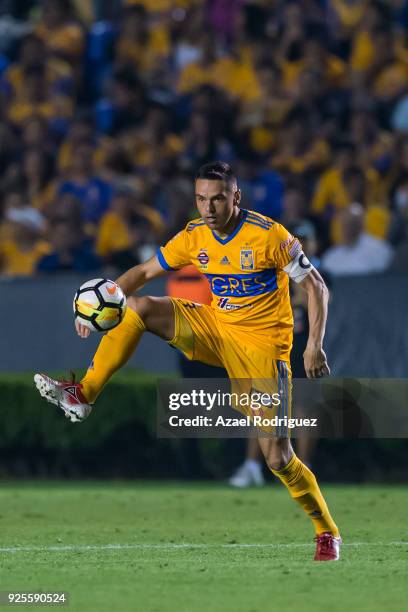 Juninho of Tigres controls the ball during the second leg match between Tigres UANL and Herediano as part of round of 16 of the CONCACAF Champions...