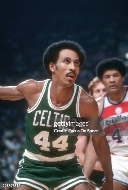 Dave Bing of the Boston Celtics in action against the Washington Bullets during an NBA basketball game circa 1977 at the Capital Centre in Landover,...