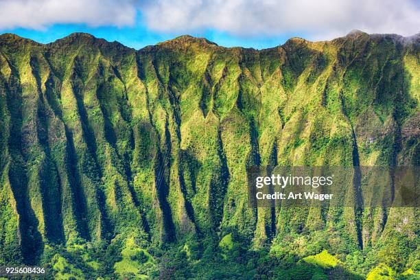 mountainside detail of oahu's landscape - hawaii islands overhead stock pictures, royalty-free photos & images