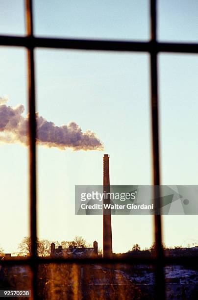 factory outside of window - giordani walter stockfoto's en -beelden