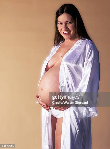 pregnant woman - giordani walter stockfoto's en -beelden