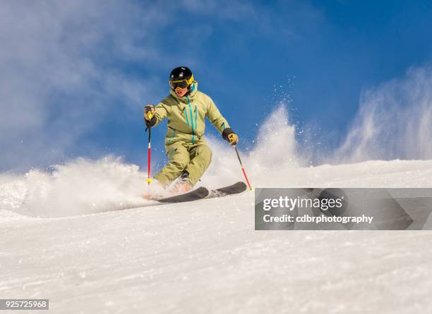 スイス アルプスに新雪でスキー - verbier ストックフォトと画像