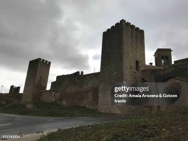 walls of artajona. navarre. - circa 11th century stock pictures, royalty-free photos & images