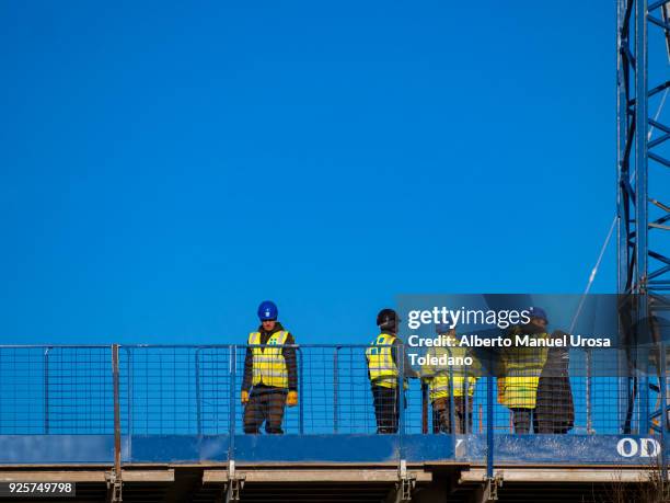 england, manchester, northern quarter, construction site - couch potato expressão em inglês - fotografias e filmes do acervo