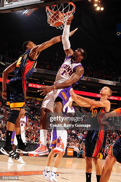 Amare Stoudemire of the Phoenix Suns dunks against the Sacramento Kings in an NBA Game played on October 30, 2009 at U.S. Airways Center in Phoenix,...