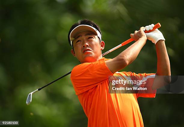 Kodai Ichihara of Japan in action during Round Three of the Barclays Singapore Open at Sentosa Golf Club on October 31, 2009 in Singapore, Singapore.