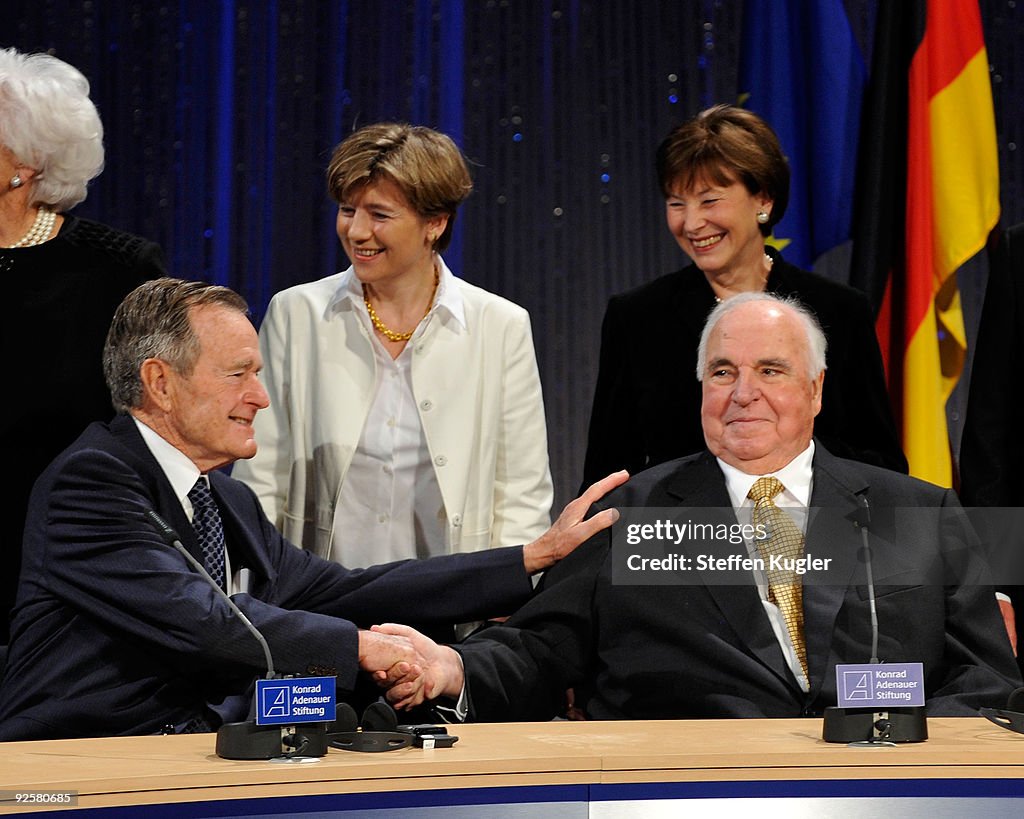 Bush, Gorbachev And Kohl Celebrate 20 Years Fall Of The Berlin Wall