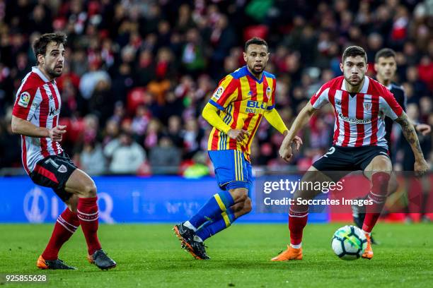 Benat of Athletic Bilbao, Francis Coquelin of Valencia CF, Unai Nunez of Athletic Bilbao during the La Liga Santander match between Athletic de...