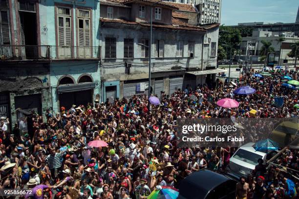 rio de janeiro carnaval - carnaval in rio de janeiro - fotografias e filmes do acervo