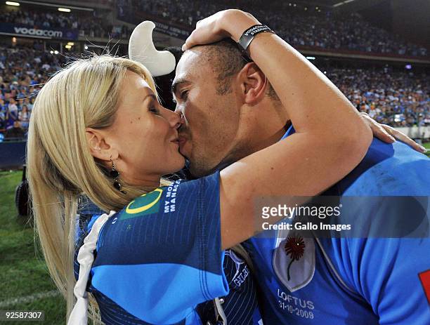 Bryan Habana gets a kiss from his wife Janine during the Absa Currie Cup match between Blue Bulls and Free State Cheetahs from Loftus Versfeld on...