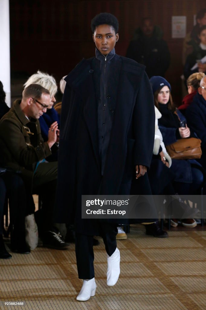 Lemaire : Runway - Paris Fashion Week Womenswear Fall/Winter 2018/2019