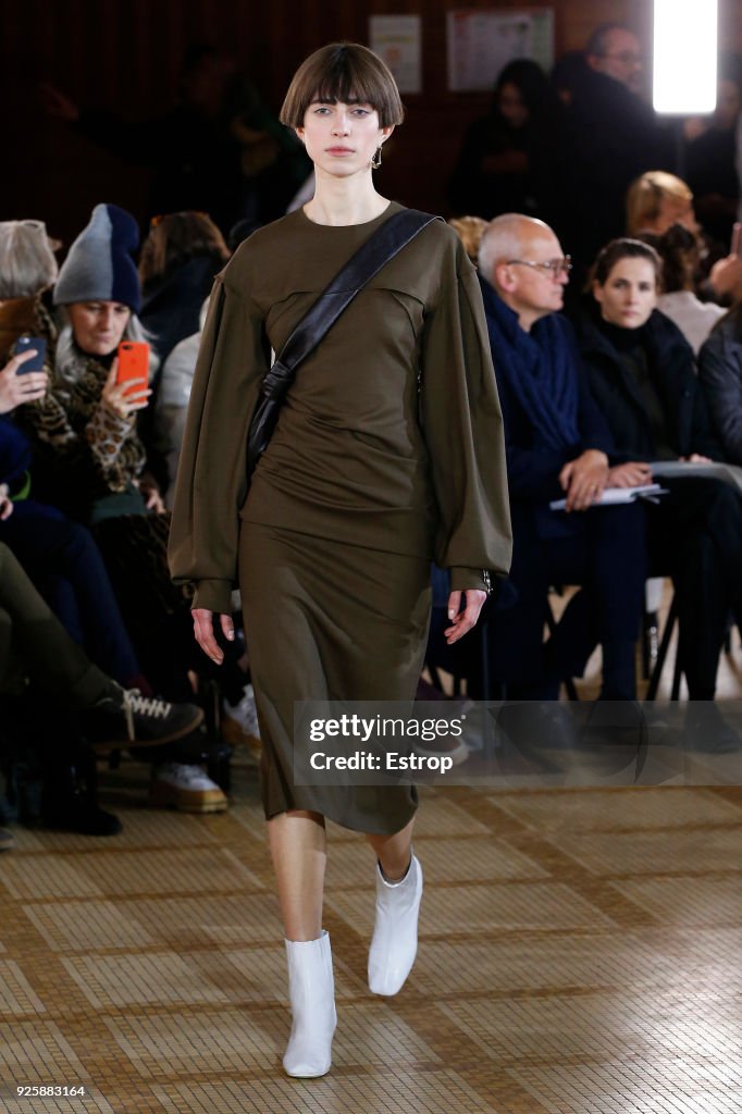 Lemaire : Runway - Paris Fashion Week Womenswear Fall/Winter 2018/2019