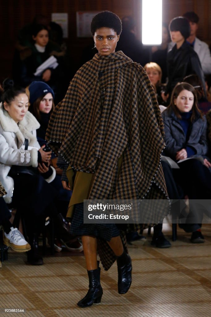 Lemaire : Runway - Paris Fashion Week Womenswear Fall/Winter 2018/2019