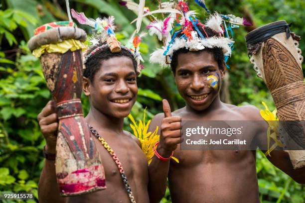 kultur in provinz madang, papua-neu-guinea - papua stock-fotos und bilder