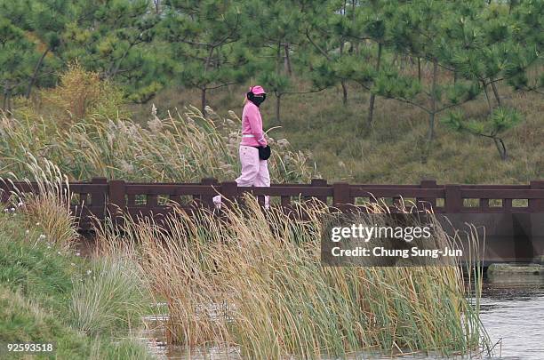 Paula Creamer of United States on the the 4th hole during final round of Hana Bank Kolon Championship at Sky 72 Golf Club on November 1, 2009 in...