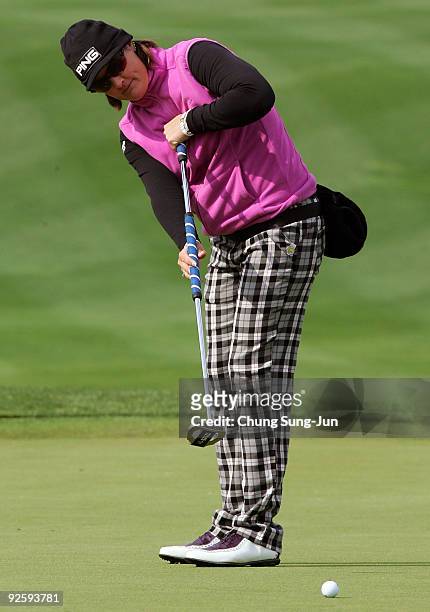 Maria Hjorth of Sweden plays a shot on the 6th hole during final round of Hana Bank Kolon Championship at Sky 72 Golf Club on November 1, 2009 in...