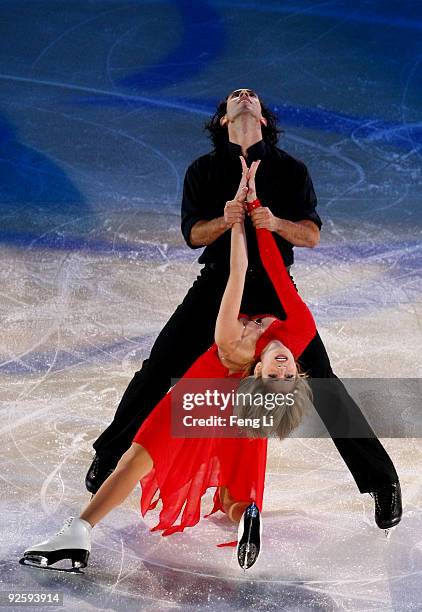 Ice dancing gold medalists Tanith Belbin and Benjamin Agosto of USA perform during the Cup of China ISU Grand Prix of Figure Skating 2009 at Beijing...