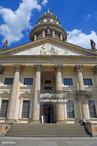 french cathedral at the gendarmenmarkt, berlin-mitte, berlin, germany - französischer dom fotografías e imágenes de stock