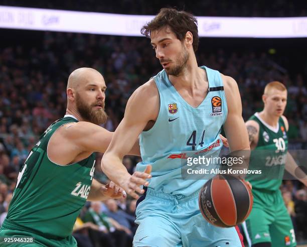 Ante Tomic, #44 of FC Barcelona Lassa competes with Antanas Kavaliauskas, #44 of Zalgiris Kaunas in action during the 2017/2018 Turkish Airlines...