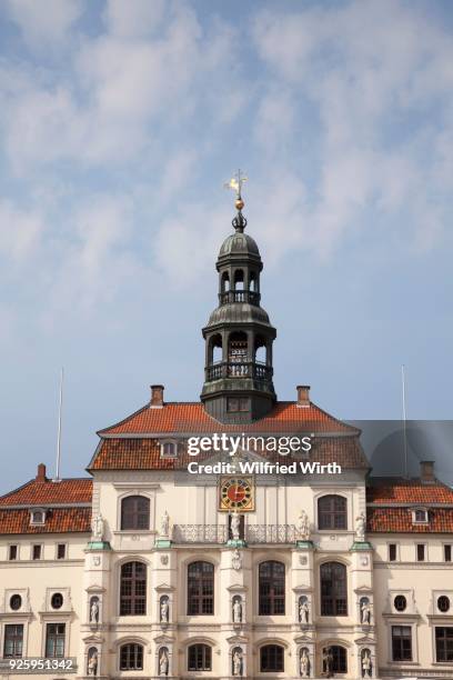 town hall, lueneburg, lower saxony, germany - lüneburg stock pictures, royalty-free photos & images