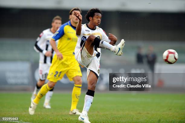 Juang Cuadrado of Udinese Calcio during the Serie A match between AC Chievo Verona and Udinese Calcio at Stadio Marc'Antonio Bentegodi on November 1,...