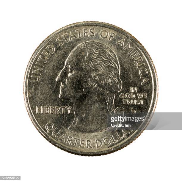 front of united states quarter, twenty-five cent coin, minted in 2000, on white background - twenty five cent coin stockfoto's en -beelden