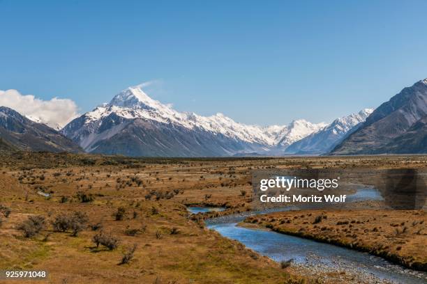 hooker river, mount cook, mount cook national park, southern alps, canterbury region, southland, new zealand - canterbury region new zealand stockfoto's en -beelden