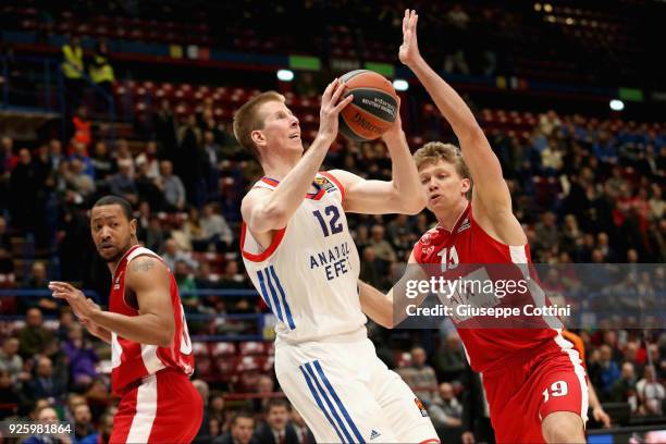 Brock Motum, #12 of Anadolu Efes Istanbul in action during the 2017/2018 Turkish Airlines EuroLeague Regular Season Round 24 game between AX Armani...