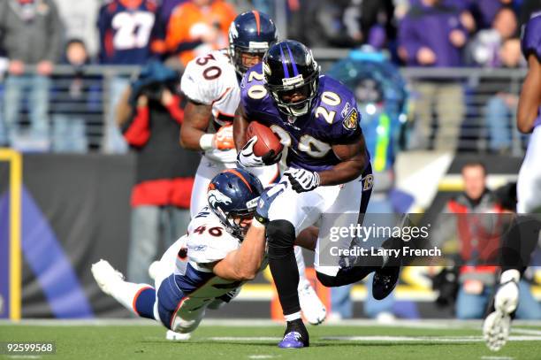 Ed Reed of the Baltimore Ravens runs the ball against the Denver Broncos at M&T Bank Stadium on November 1, 2009 in Baltimore, Maryland.